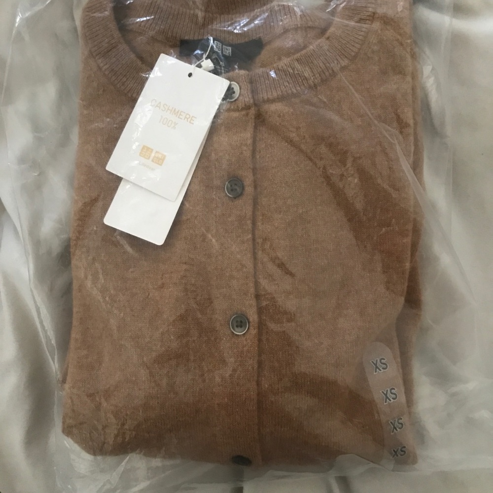 100% Cashmere Cardigan - Picture 3 of 3